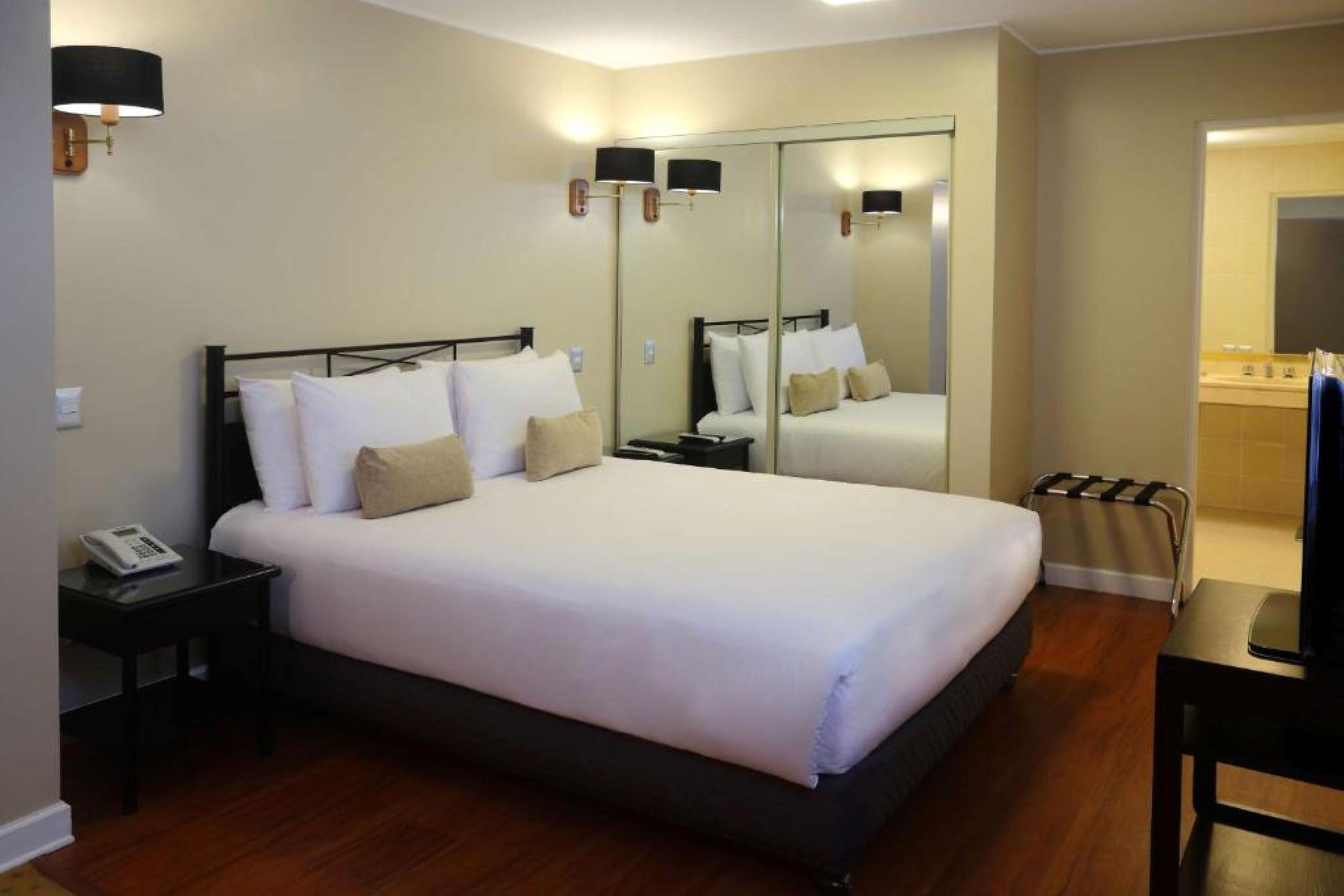 Radisson Hotel Plaza Del Bosque Lima Exterior photo