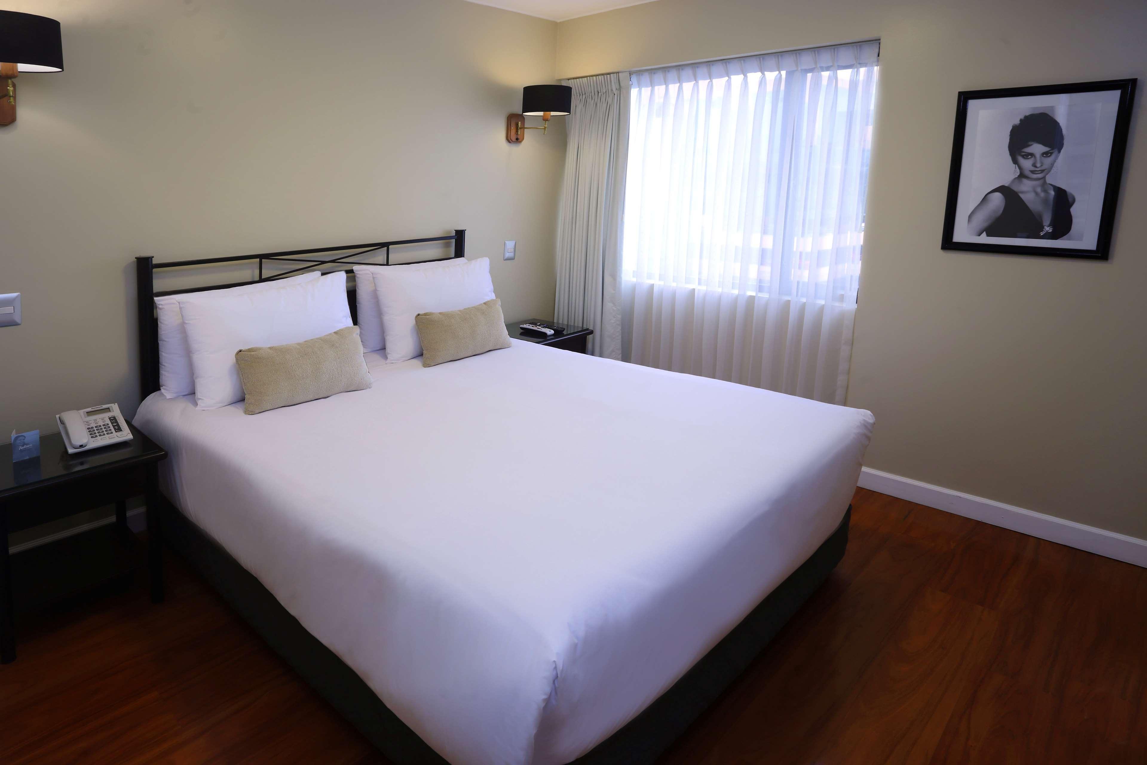Radisson Hotel Plaza Del Bosque Lima Exterior photo